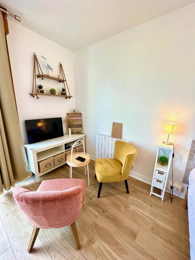 Salm, Coquet Studio Avec Balcon Ouistreham Exterior foto