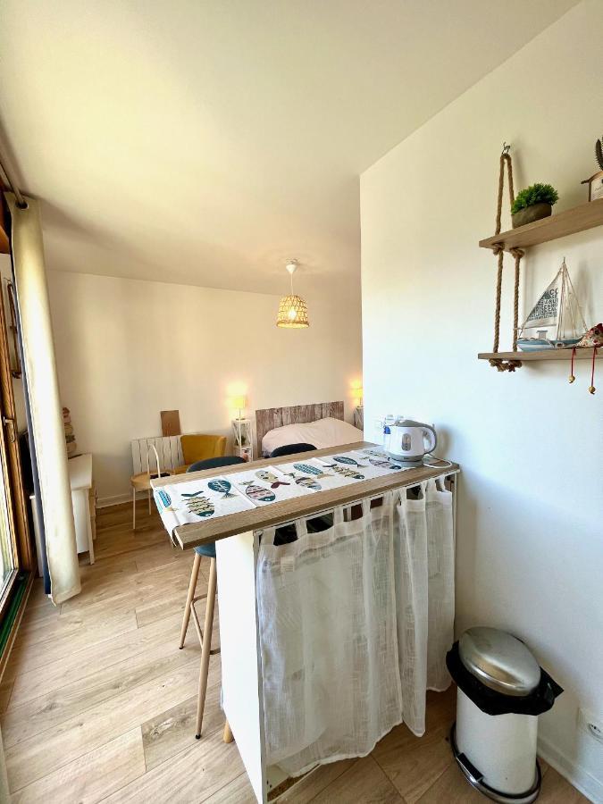 Salm, Coquet Studio Avec Balcon Ouistreham Exterior foto